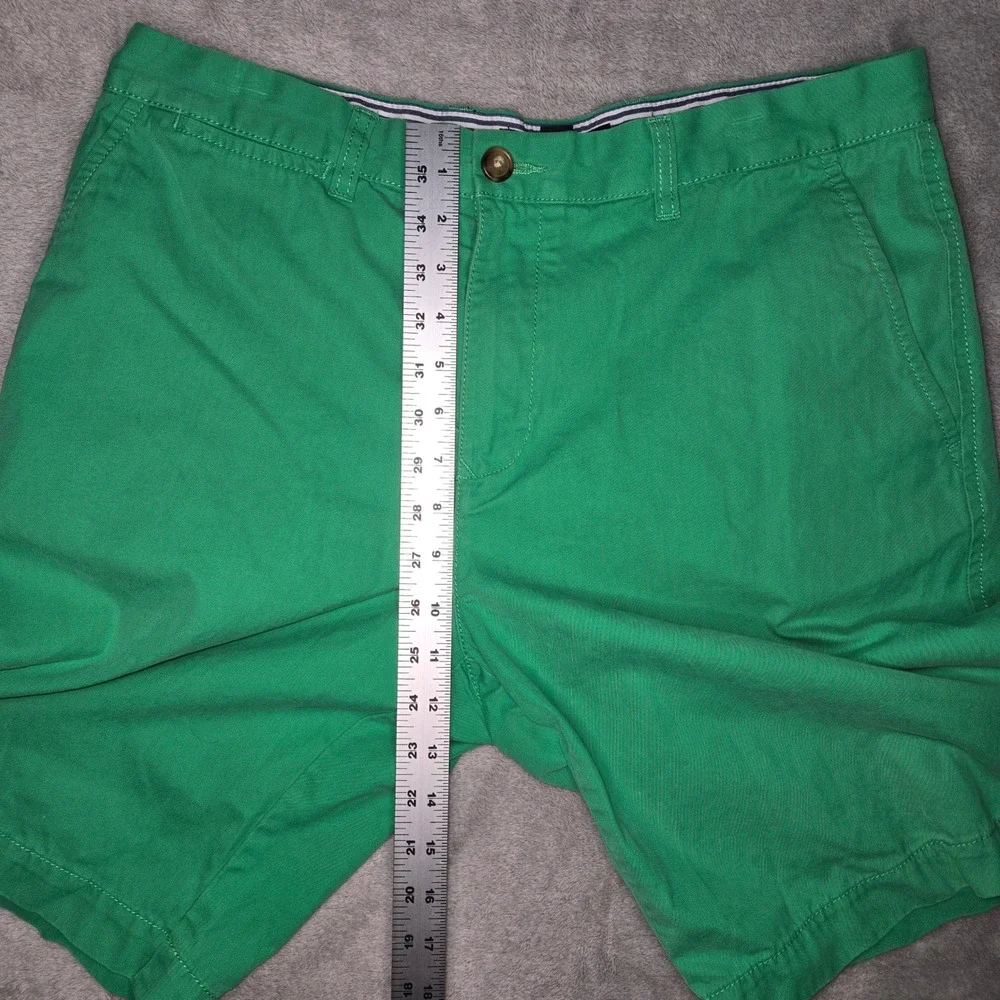 Tommy Hilfiger Mens Green Chino Shorts Size 34 Flat Front Cotton Twill Casual